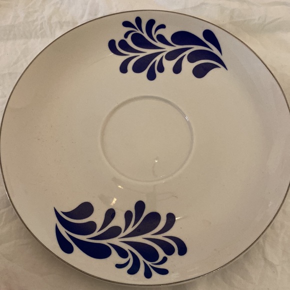 Steeped Tea “The Alice Collection” Mugs & Saucers - Picture 3 of 5